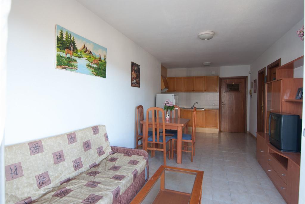Apartamentos Marblau Los Iris- Julio Y Agosto Solo Familias Gandia Exterior photo