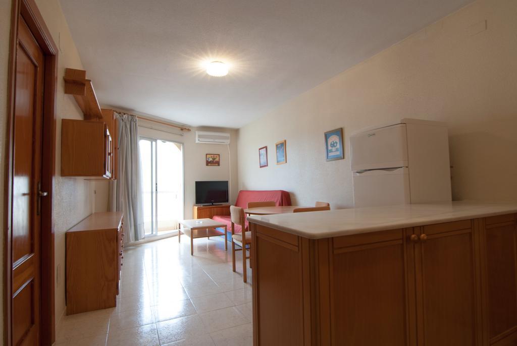 Apartamentos Marblau Los Iris- Julio Y Agosto Solo Familias Gandia Exterior photo